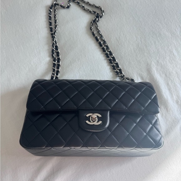 CC Chic Black Quilted Chain Shoulder Bag Purse Black Silver - Picture 4 of 14